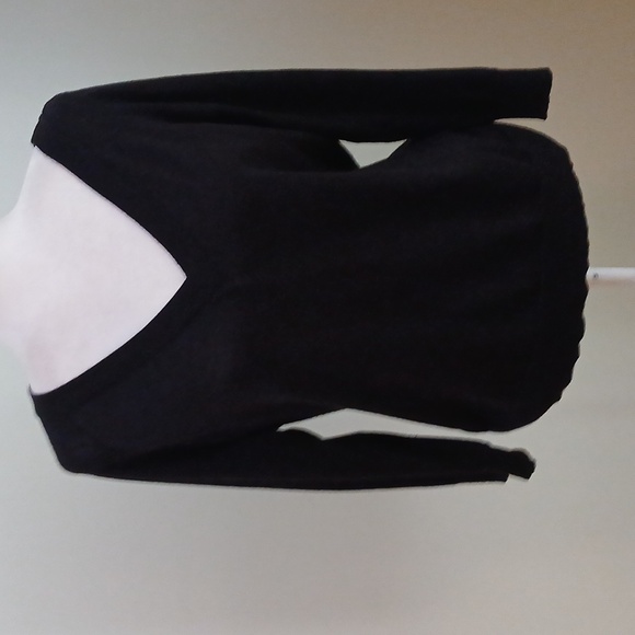 2/$15 Apostrophe V Neck Metallic Pullover Sweater Top - Picture 1 of 4